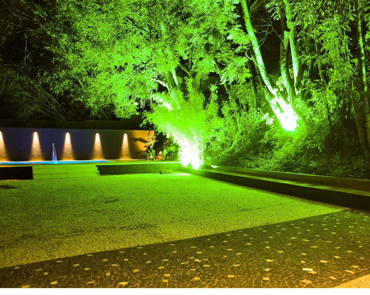 Área externa Love Haus Campinas noite